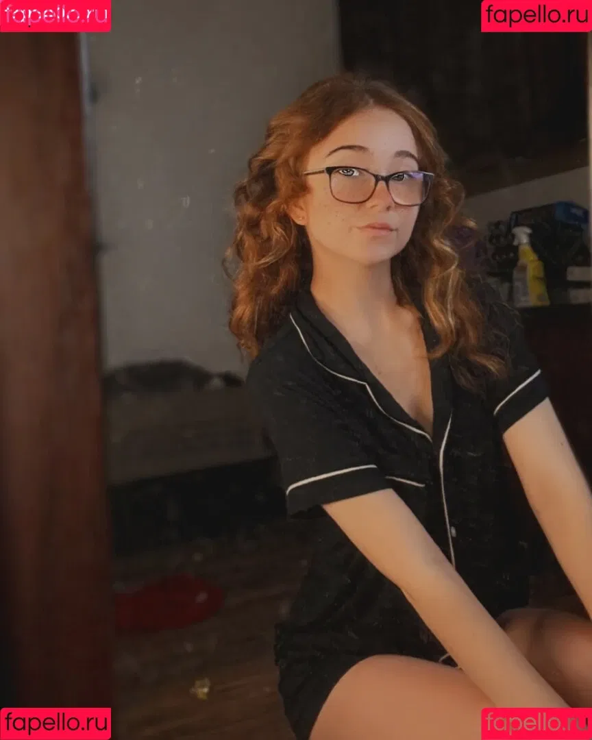 Lyssaurora Onlyfans Photo Gallery 