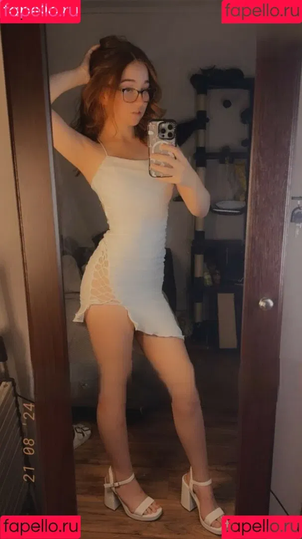 Lyssaurora Onlyfans Photo Gallery 