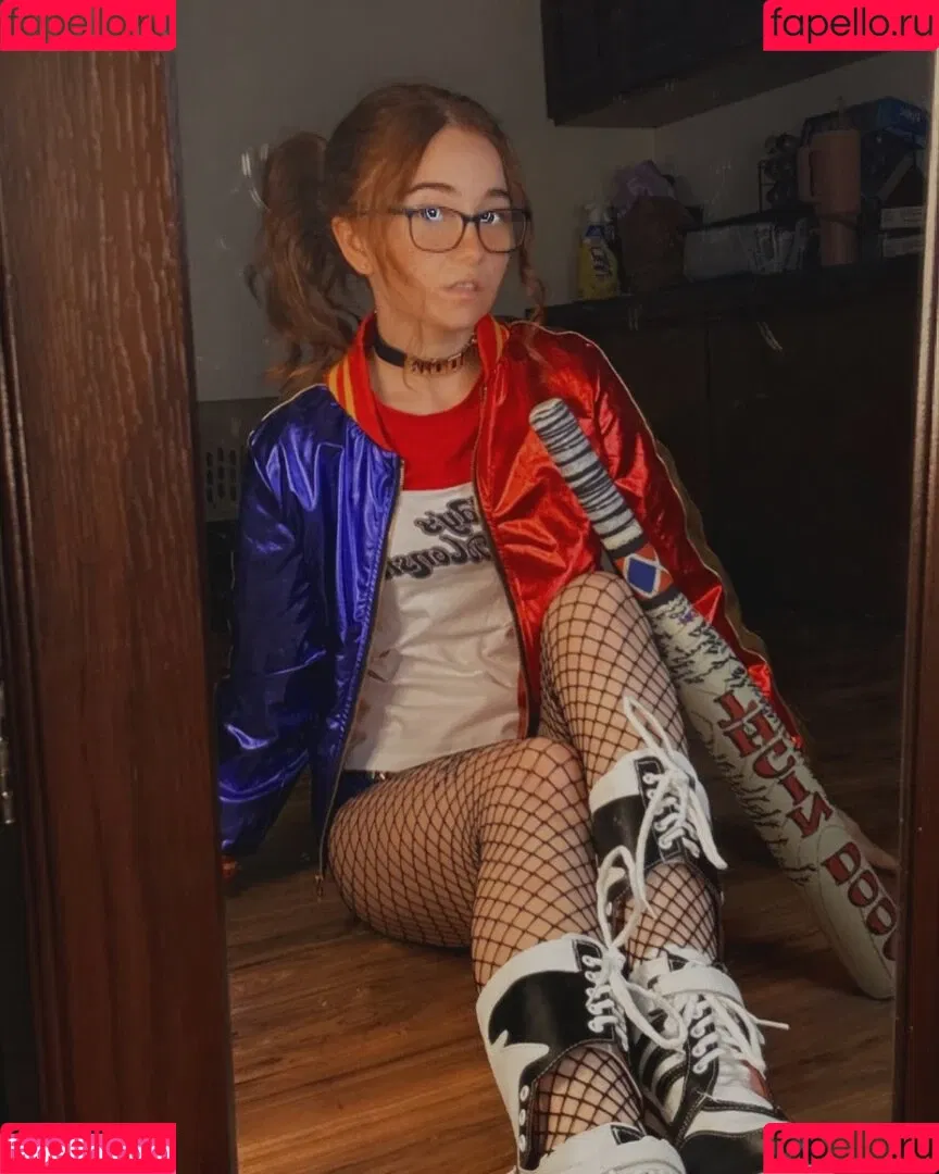 Lyssaurora Onlyfans Photo Gallery 