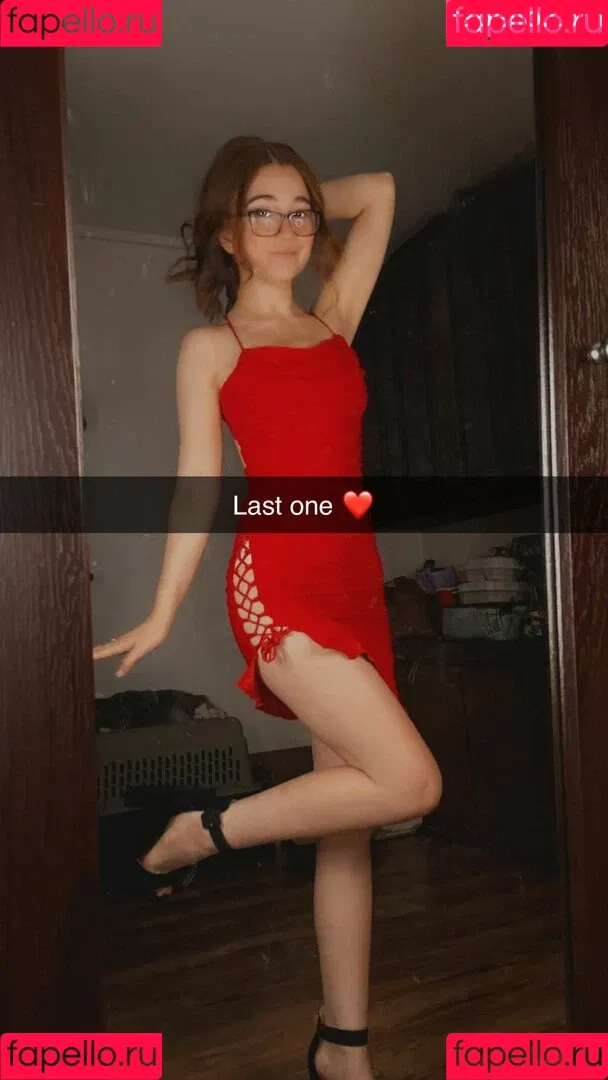 Lyssaurora Onlyfans Photo Gallery 
