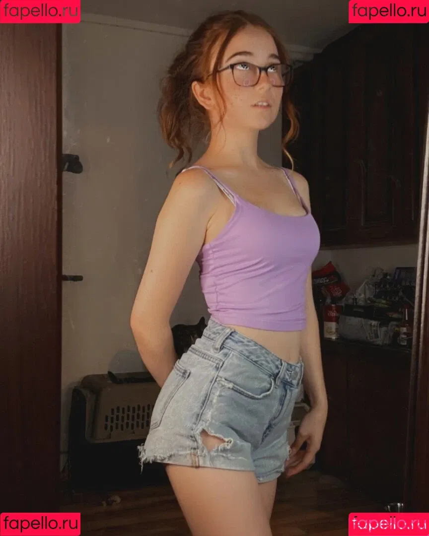 Lyssaurora Onlyfans Photo Gallery 