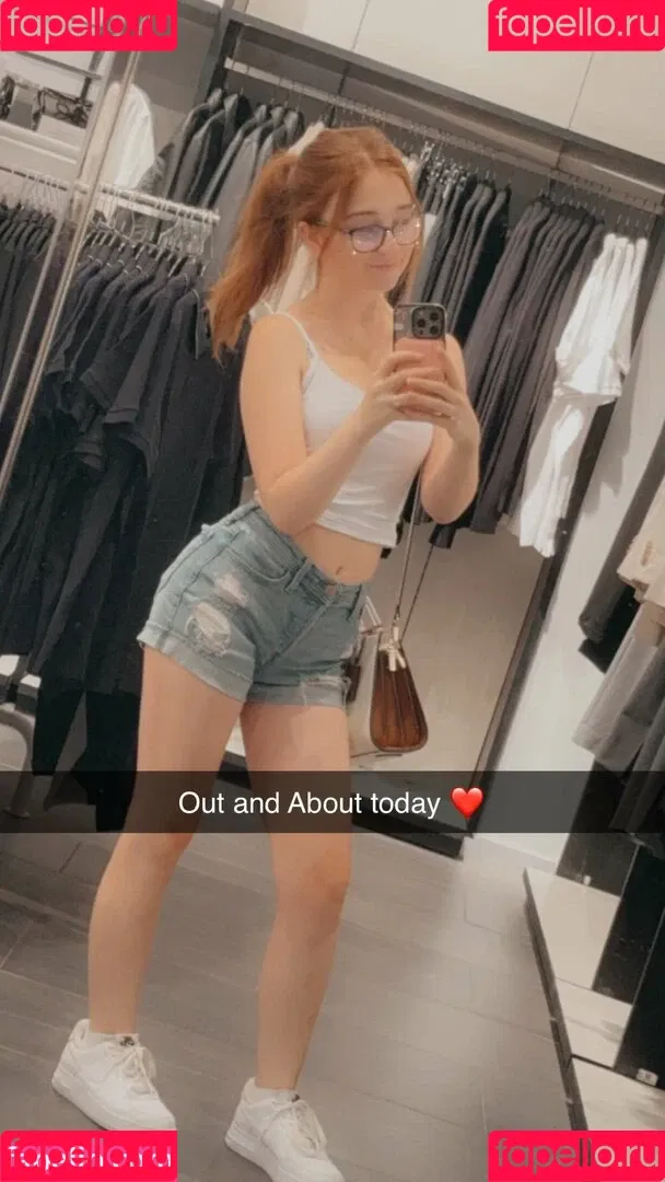 Lyssaurora Onlyfans Photo Gallery 