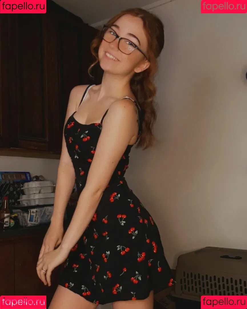 Lyssaurora Onlyfans Photo Gallery 