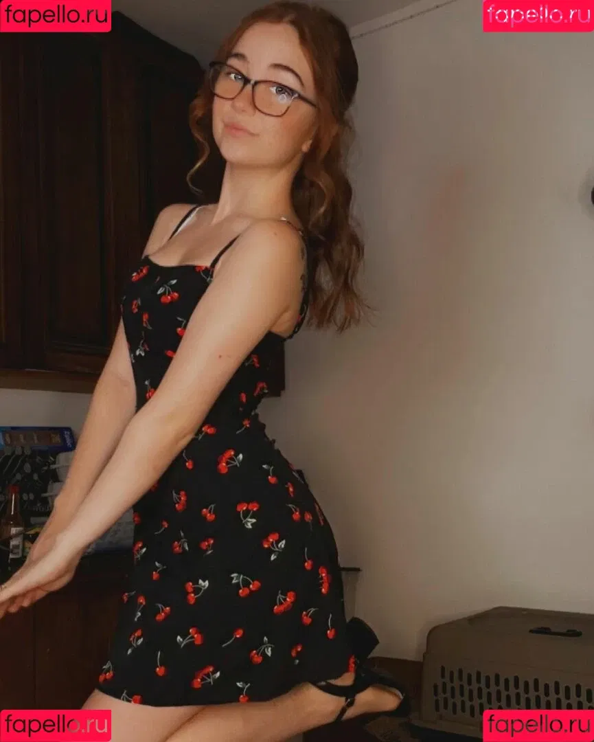 Lyssaurora Onlyfans Photo Gallery 