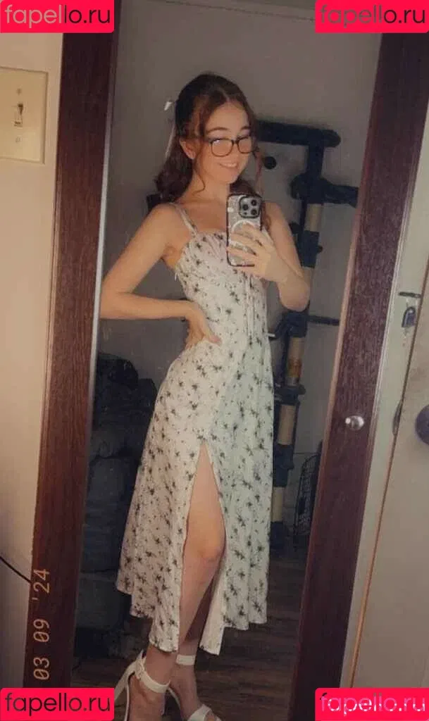 Lyssaurora Onlyfans Photo Gallery 
