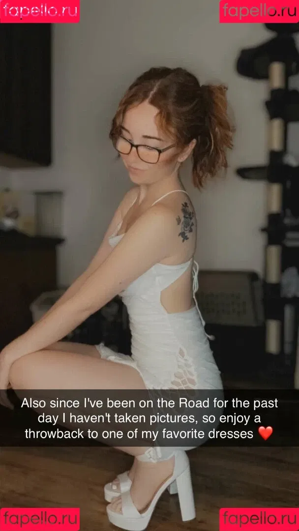 Lyssaurora Onlyfans Photo Gallery 