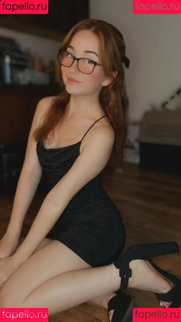 Lyssaurora Onlyfans Photo Gallery 