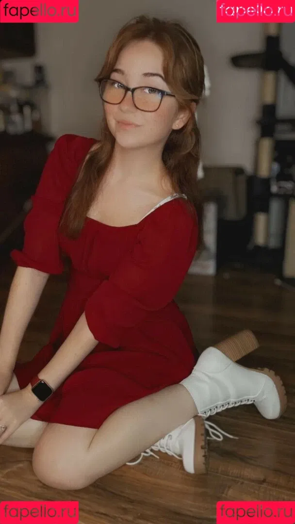 Lyssaurora Onlyfans Photo Gallery 