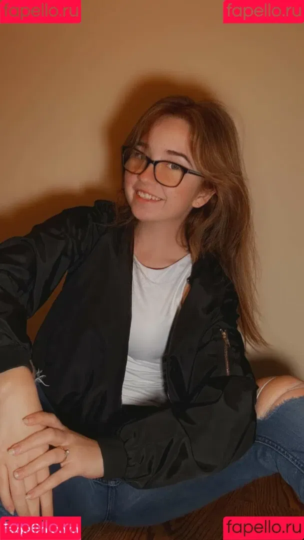 Lyssaurora Onlyfans Photo Gallery 