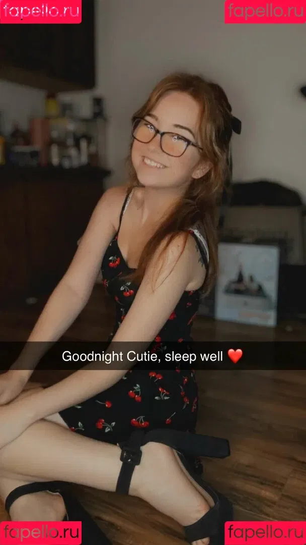 Lyssaurora Onlyfans Photo Gallery 