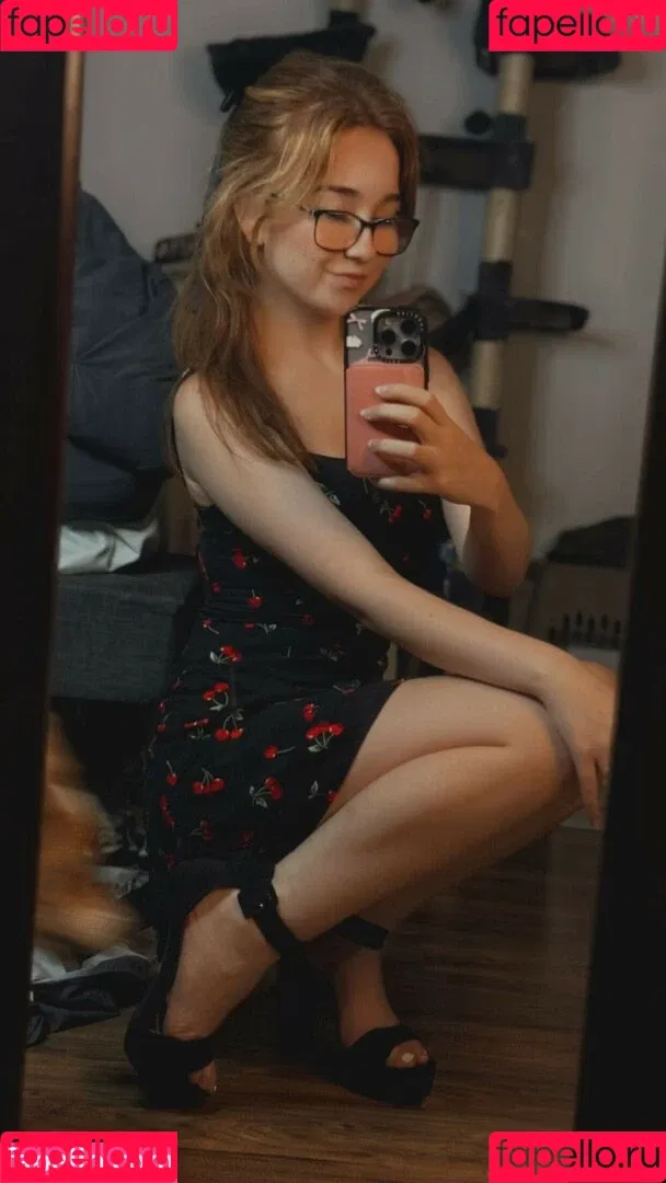 Lyssaurora Onlyfans Photo Gallery 