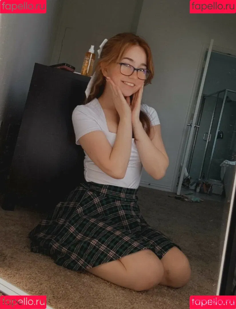 Lyssaurora Onlyfans Photo Gallery 