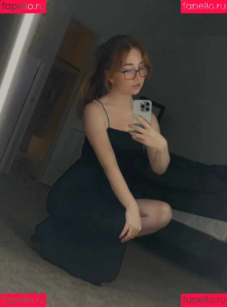 Lyssaurora Onlyfans Photo Gallery 