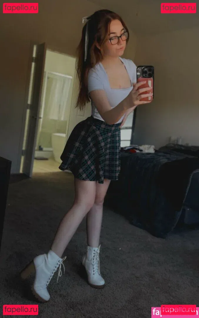 Lyssaurora Onlyfans Photo Gallery 