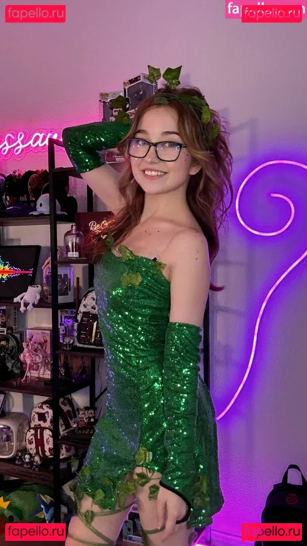 Lyssaurora Onlyfans Photo Gallery 