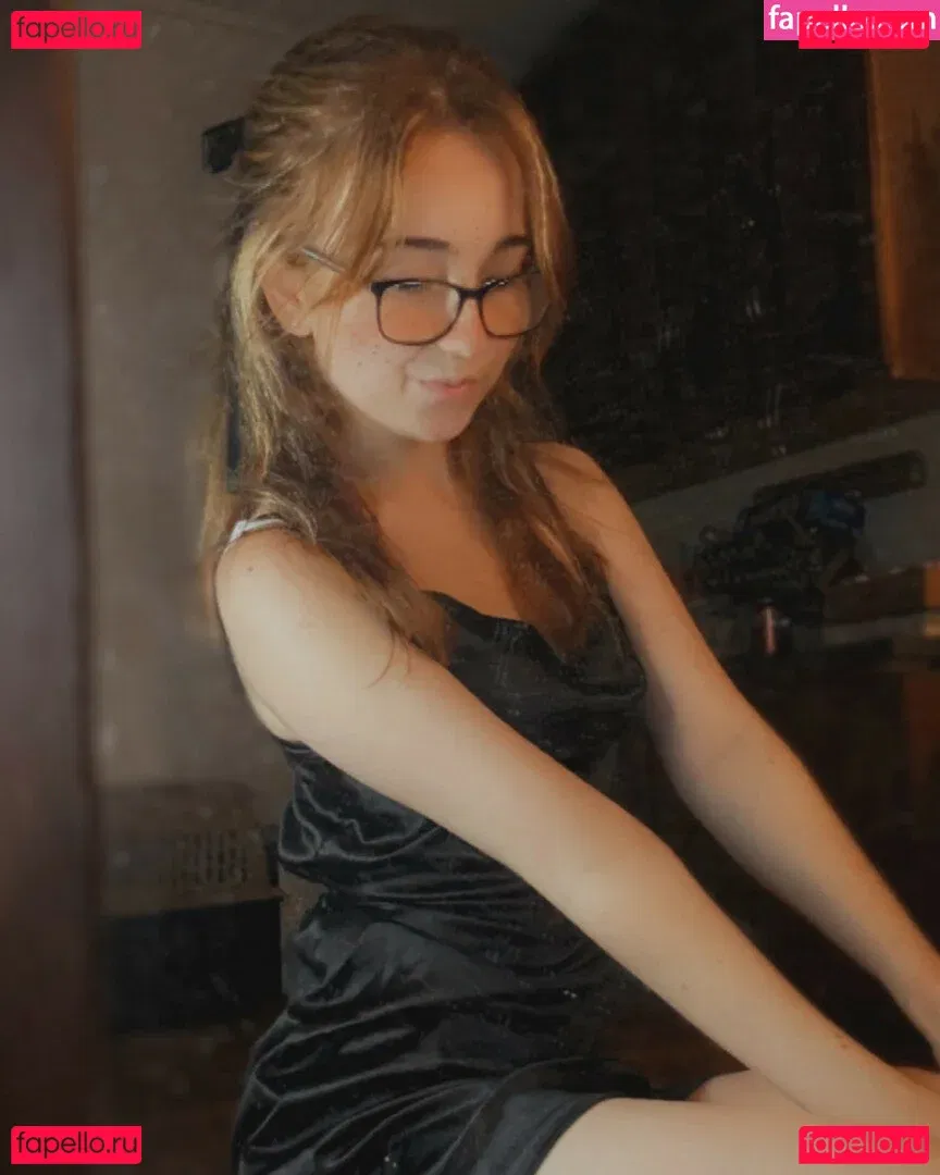 Lyssaurora Onlyfans Photo Gallery 