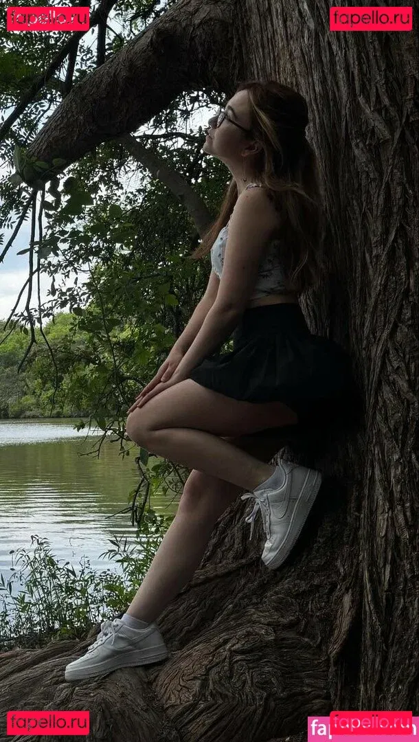 Lyssaurora Onlyfans Photo Gallery 