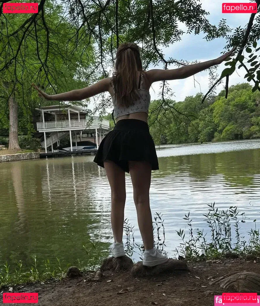 Lyssaurora Onlyfans Photo Gallery 