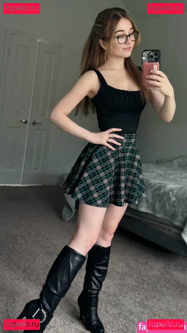 Lyssaurora Onlyfans Photo Gallery 