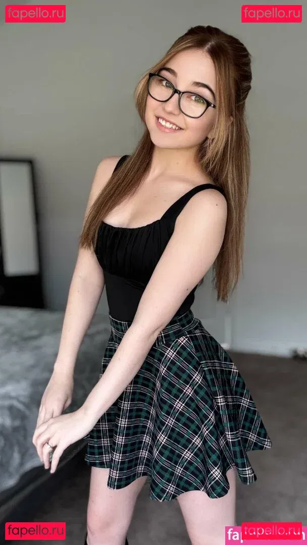 Lyssaurora Onlyfans Photo Gallery 