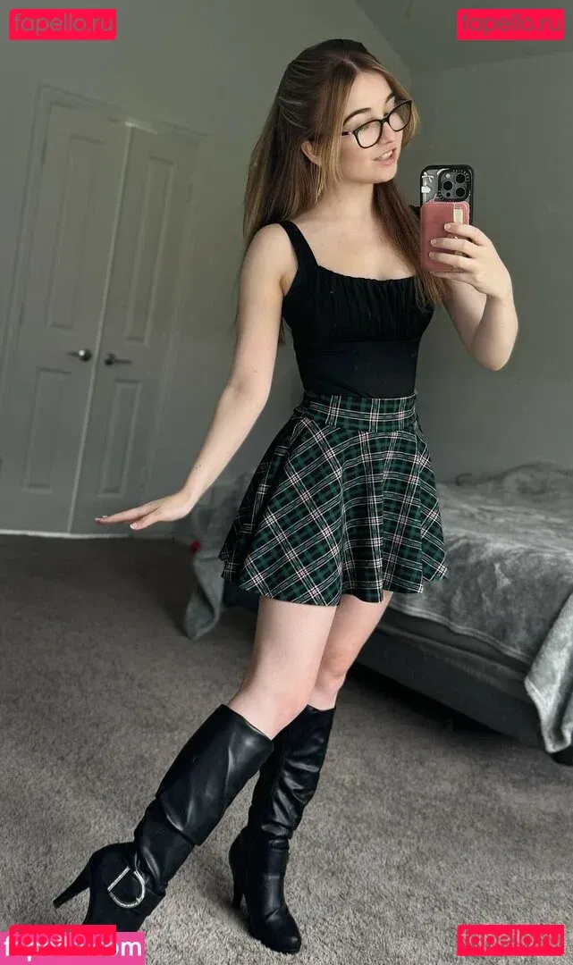 Lyssaurora Onlyfans Photo Gallery 