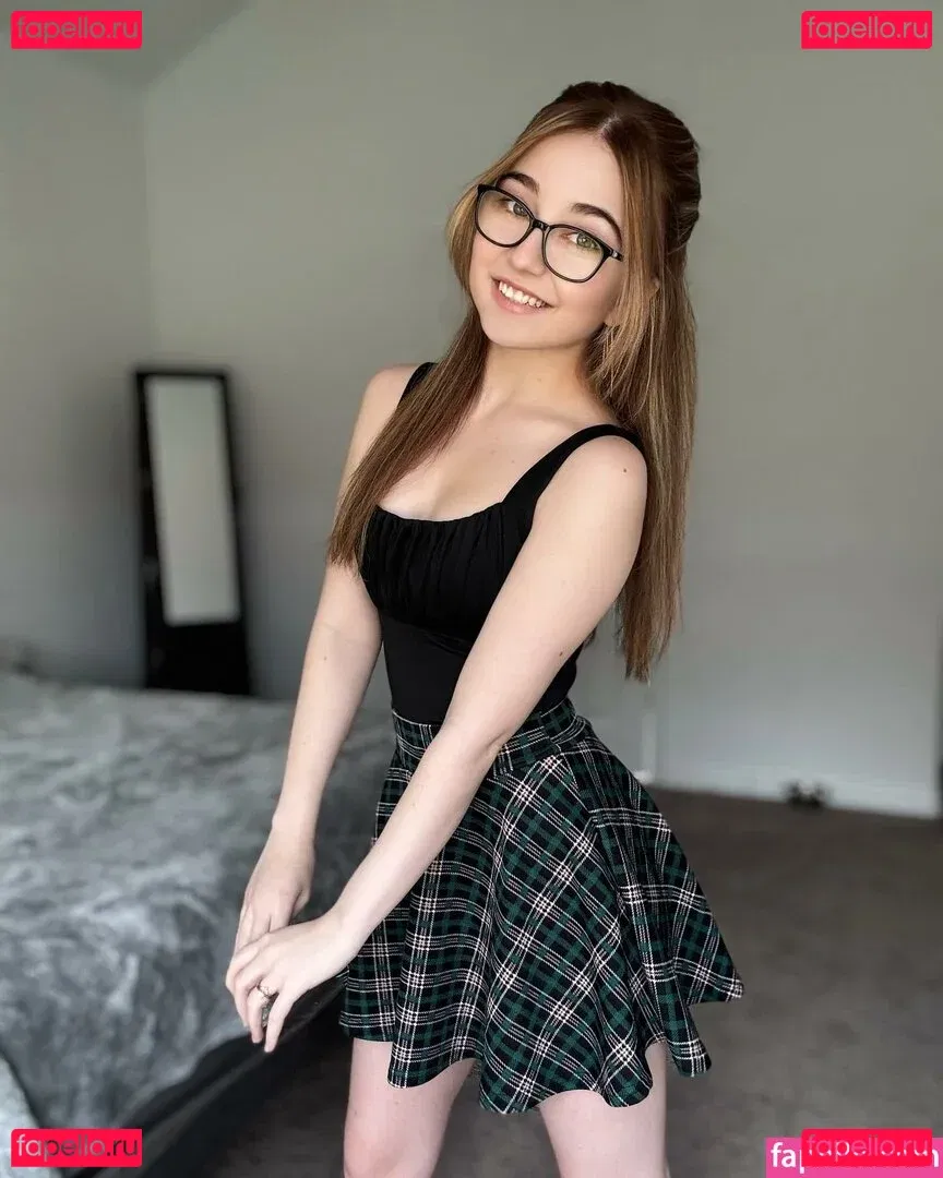 Lyssaurora Onlyfans Photo Gallery 