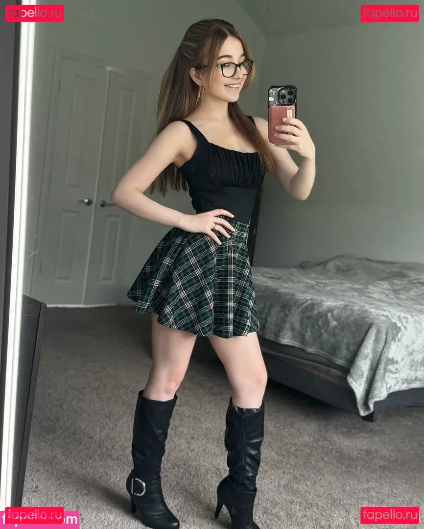 Lyssaurora Onlyfans Photo Gallery 