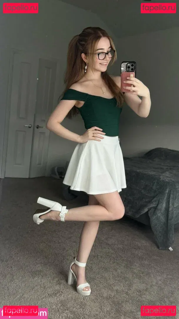 Lyssaurora Onlyfans Photo Gallery 