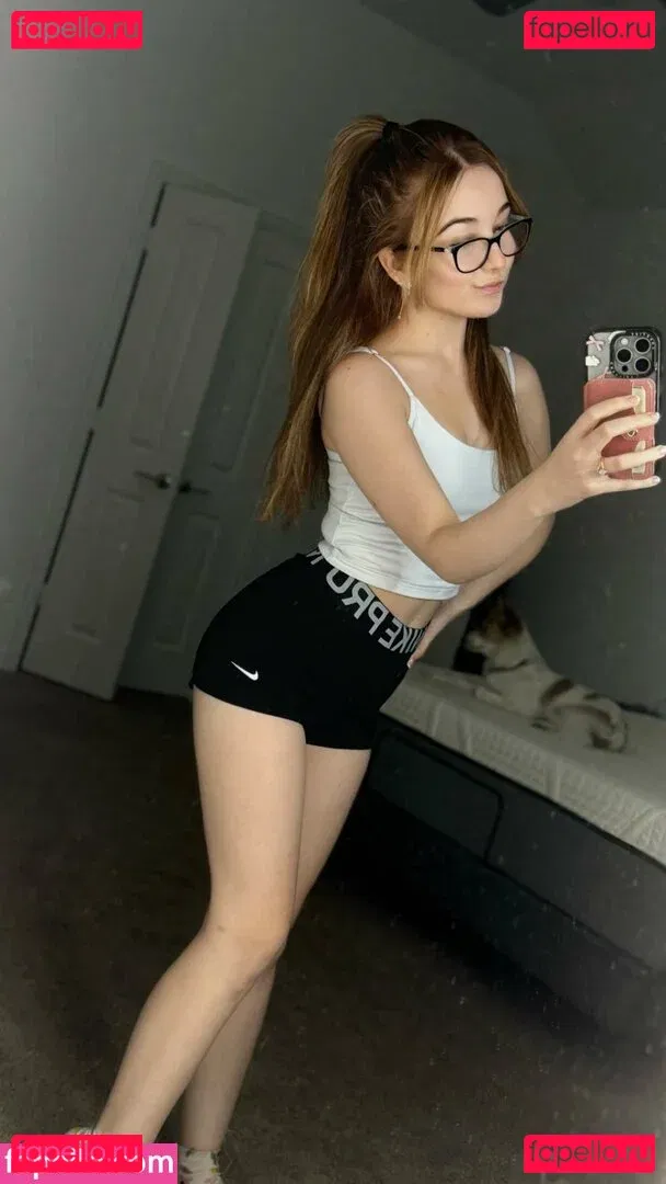 Lyssaurora Onlyfans Photo Gallery 