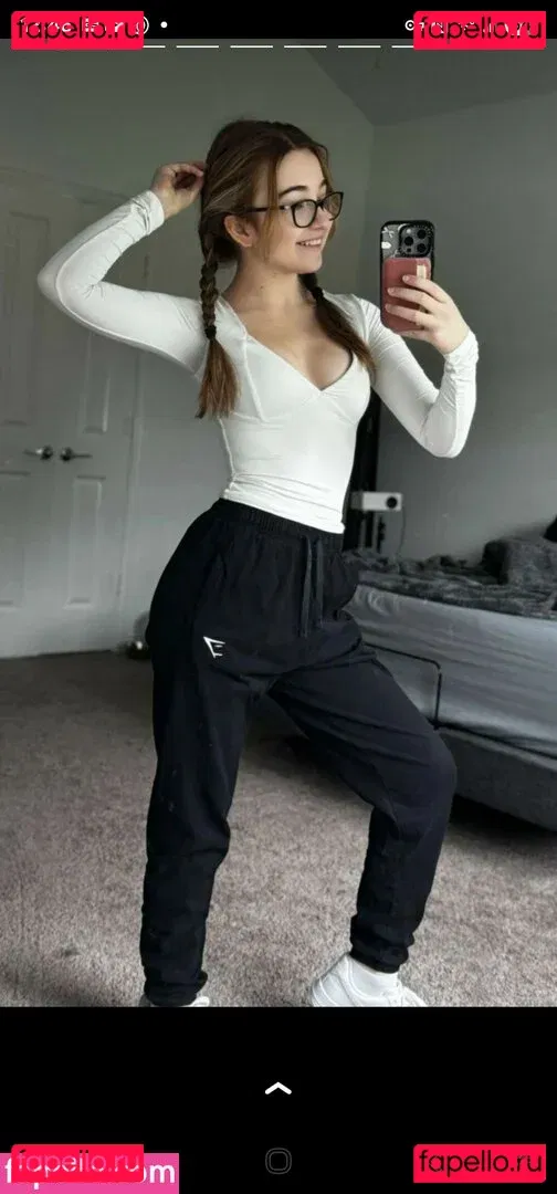 Lyssaurora Onlyfans Photo Gallery 