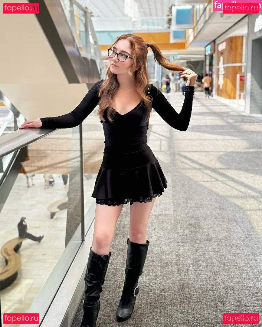 Lyssaurora Onlyfans Photo Gallery 