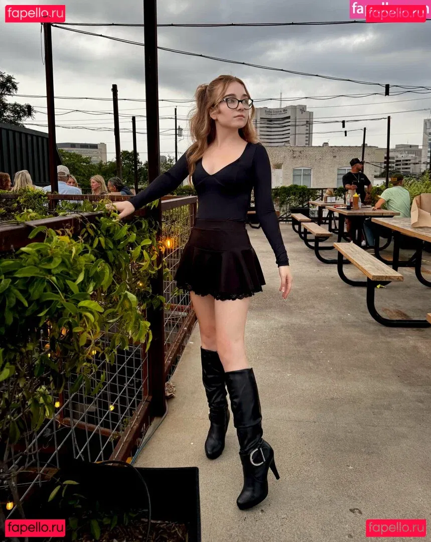 Lyssaurora Onlyfans Photo Gallery 