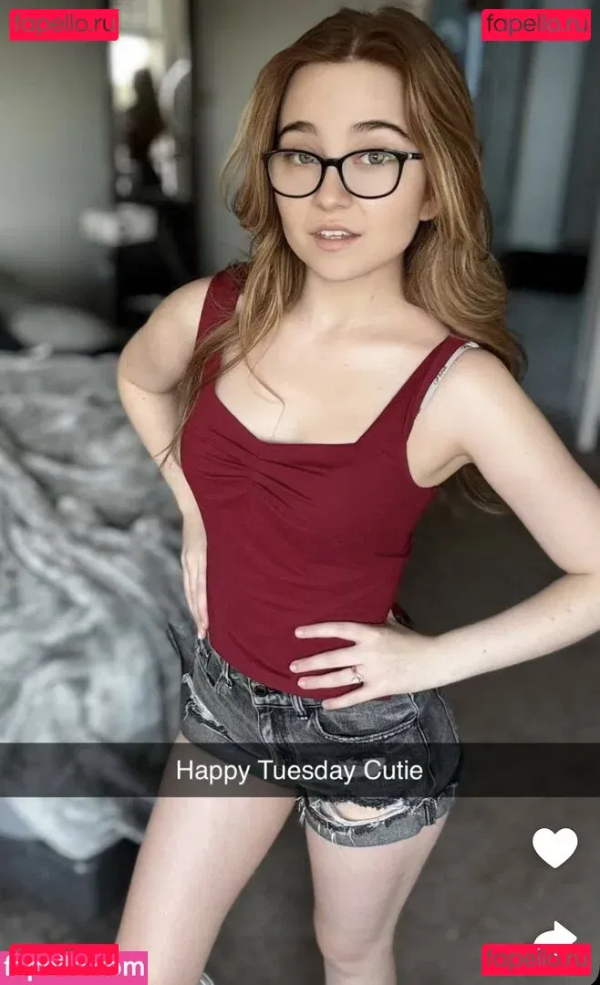 Lyssaurora Onlyfans Photo Gallery 