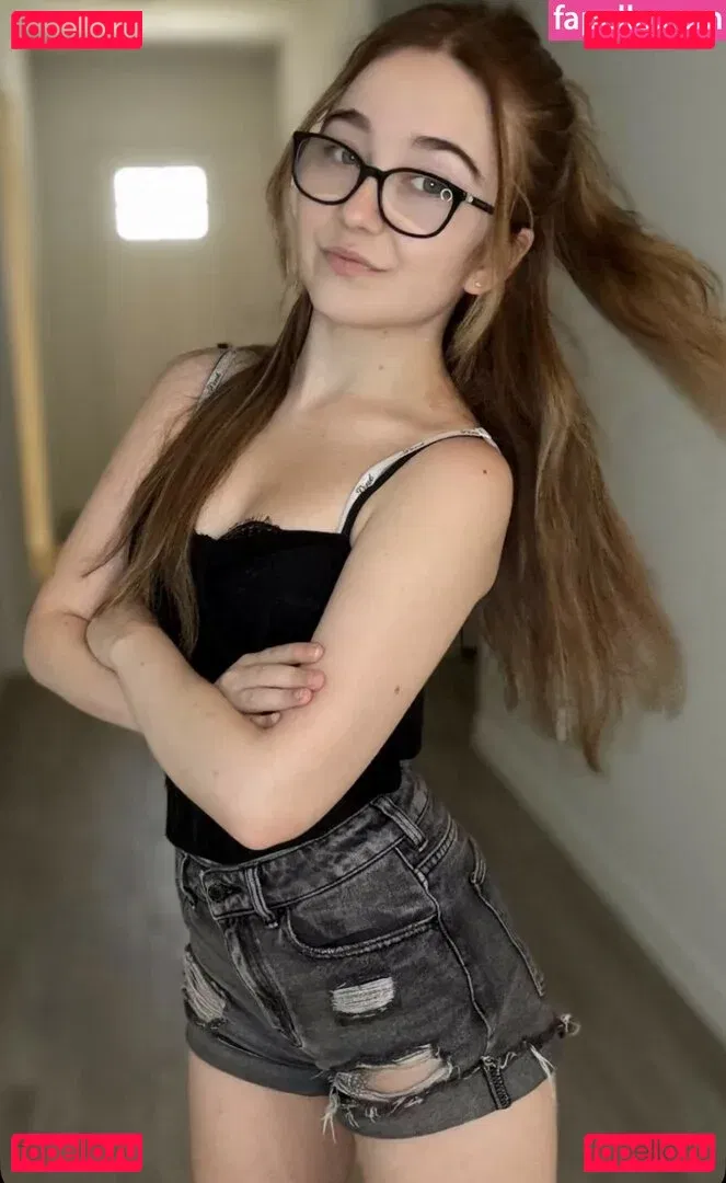 Lyssaurora Onlyfans Photo Gallery 