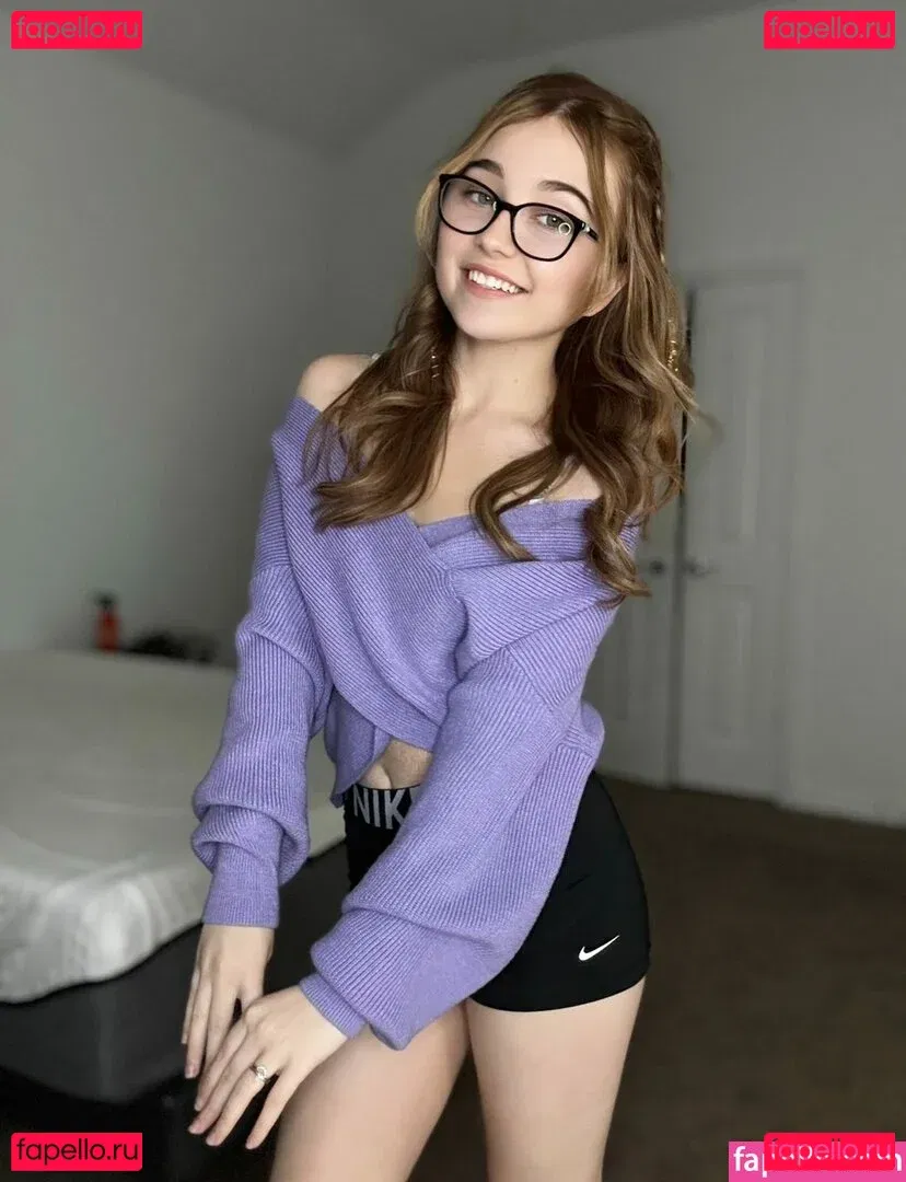 Lyssaurora Onlyfans Photo Gallery 