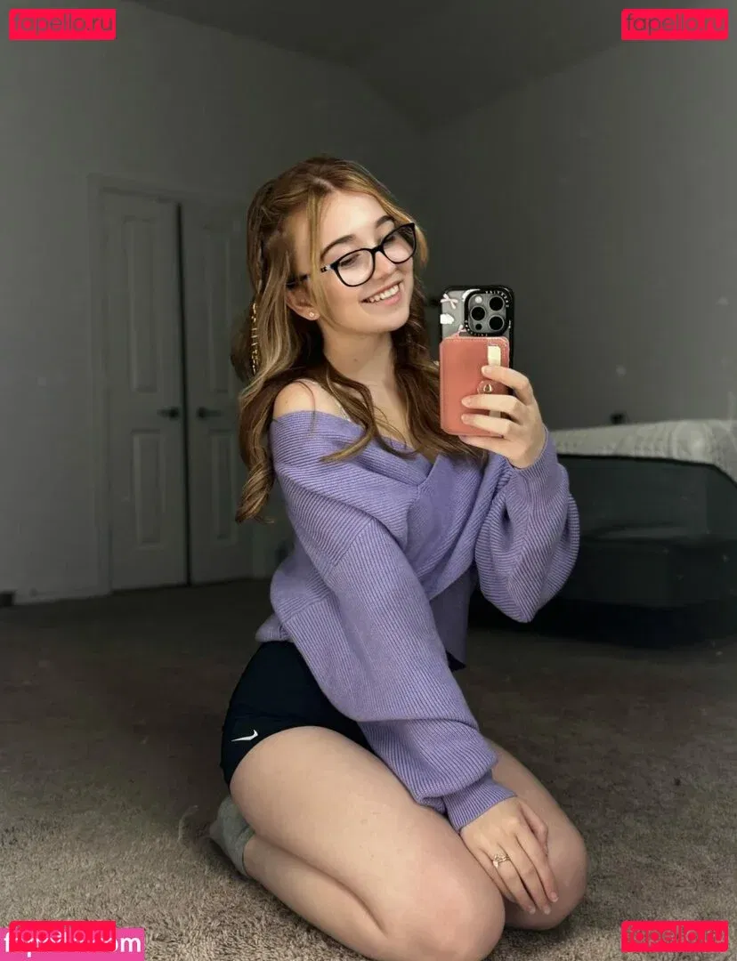 Lyssaurora Onlyfans Photo Gallery 