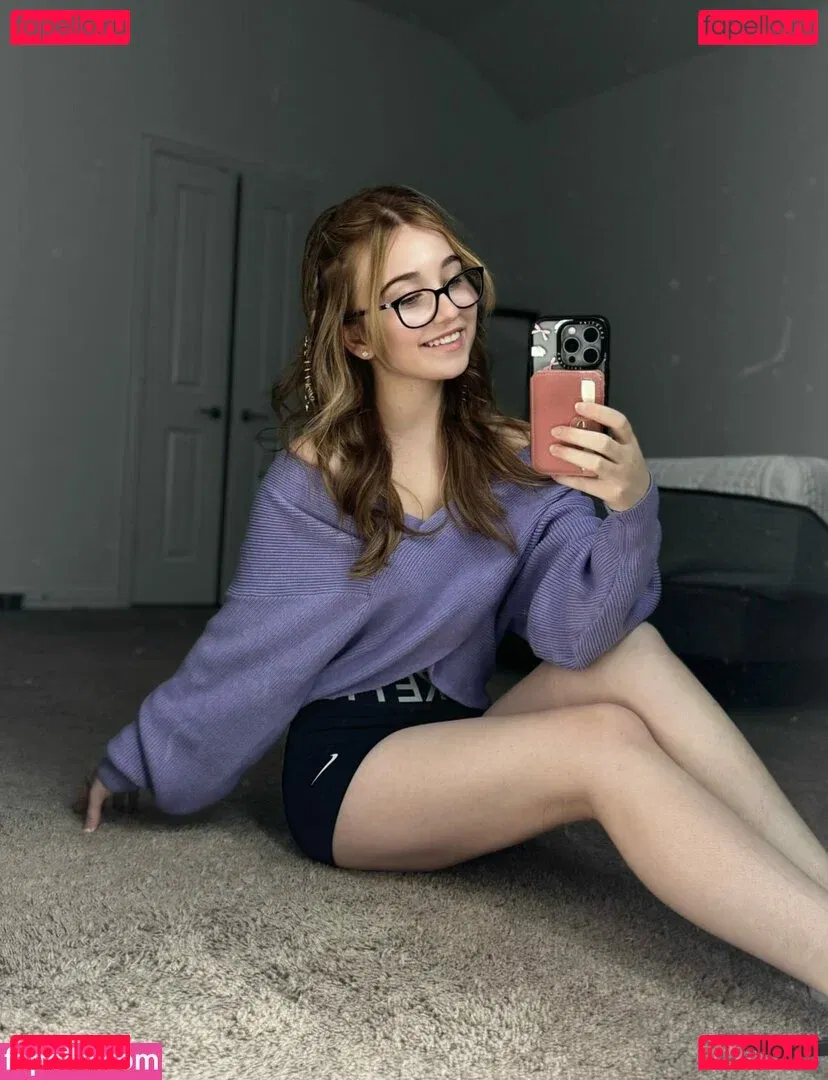 Lyssaurora Onlyfans Photo Gallery 