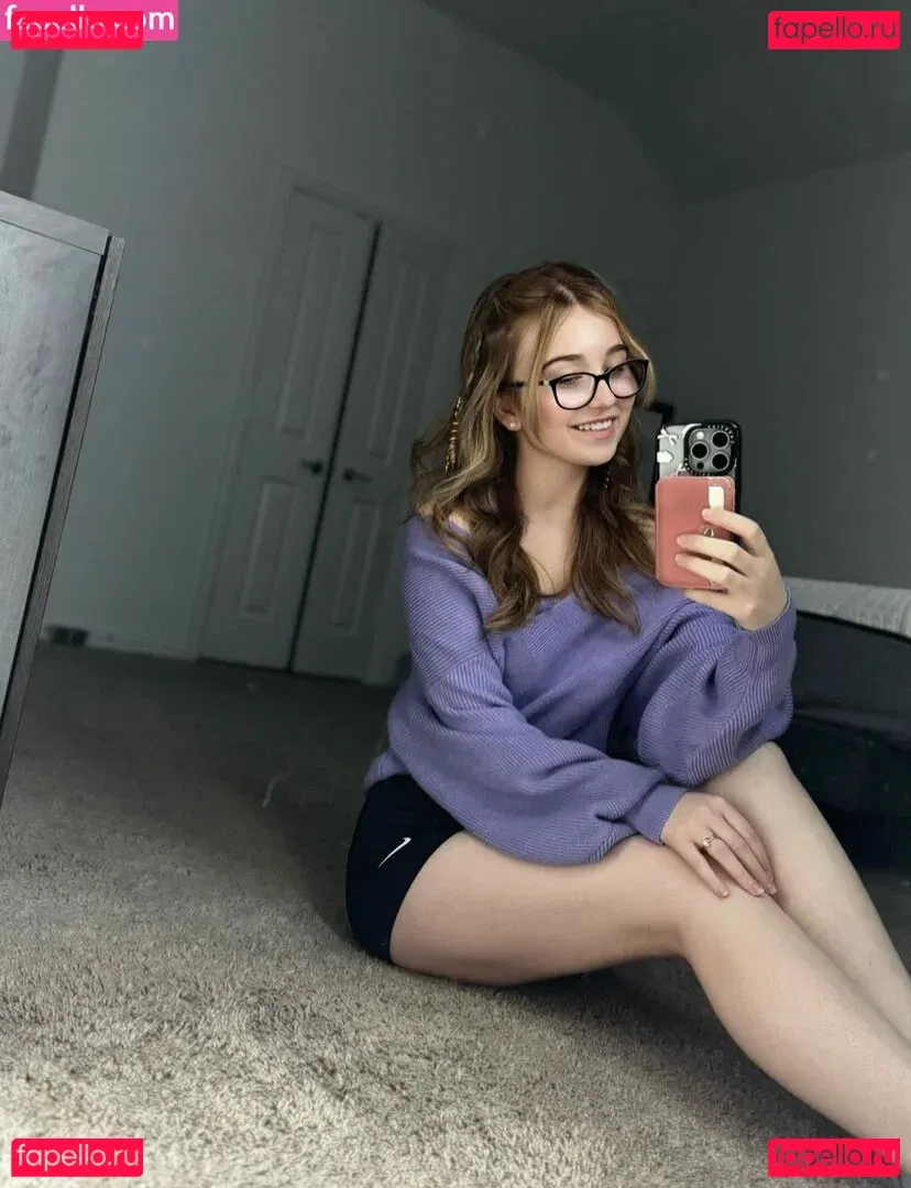 Lyssaurora Onlyfans Photo Gallery 