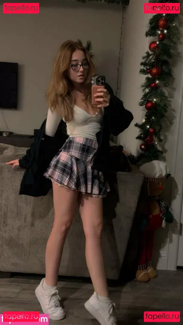 Lyssaurora Onlyfans Photo Gallery 