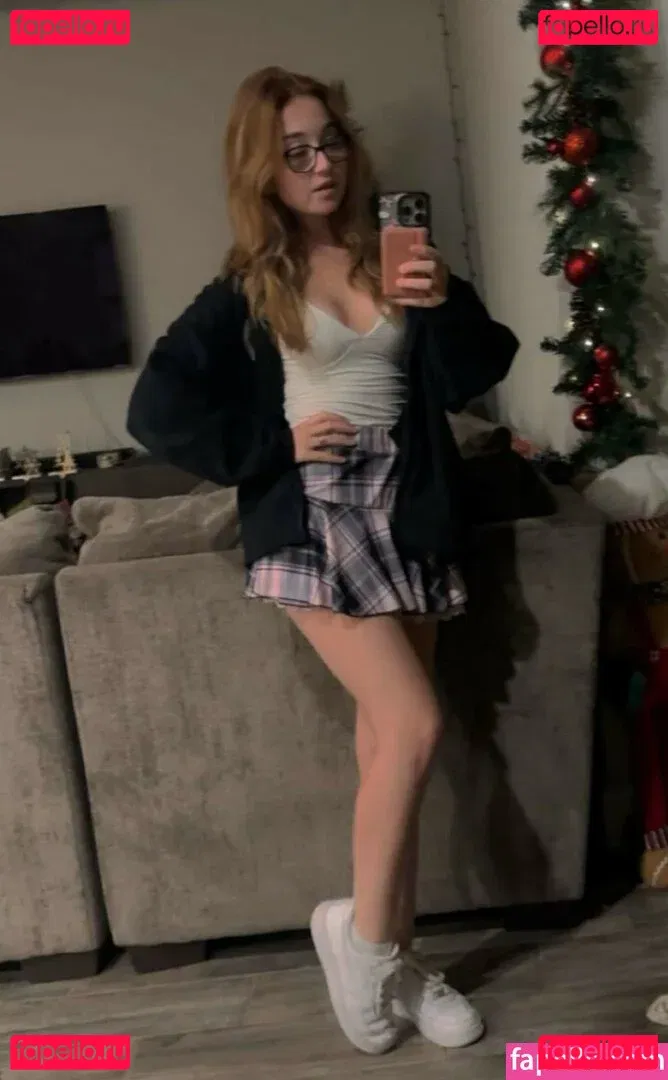 Lyssaurora Onlyfans Photo Gallery 