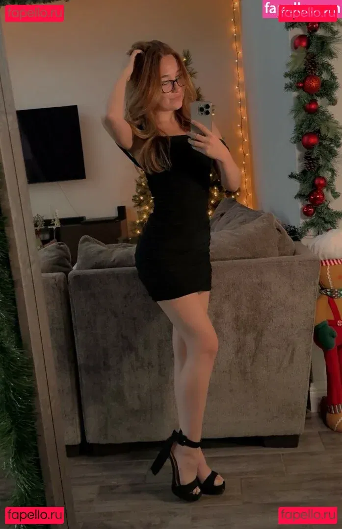 Lyssaurora Onlyfans Photo Gallery 