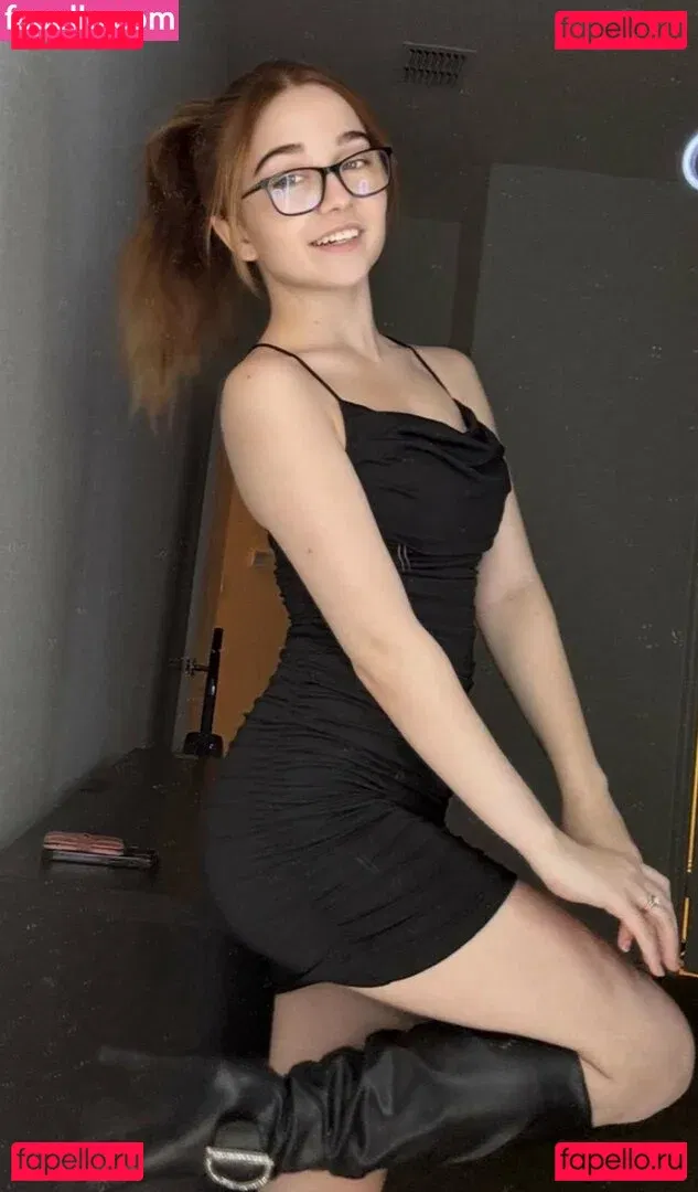 Lyssaurora Onlyfans Photo Gallery 