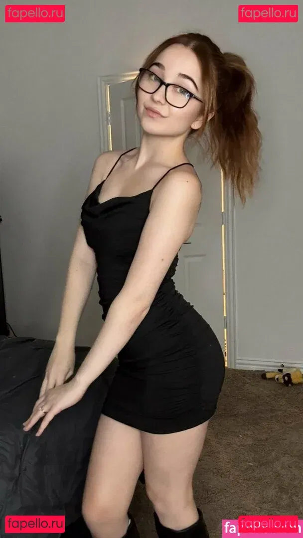 Lyssaurora Onlyfans Photo Gallery 