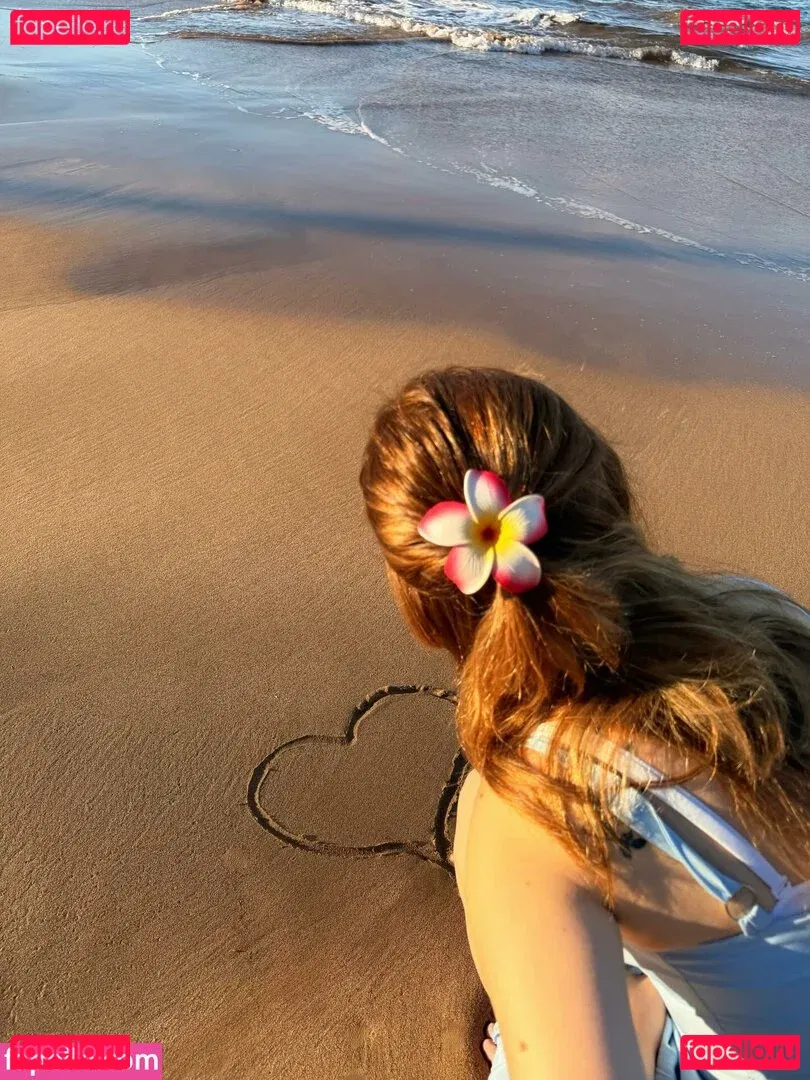 Lyssaurora Onlyfans Photo Gallery 