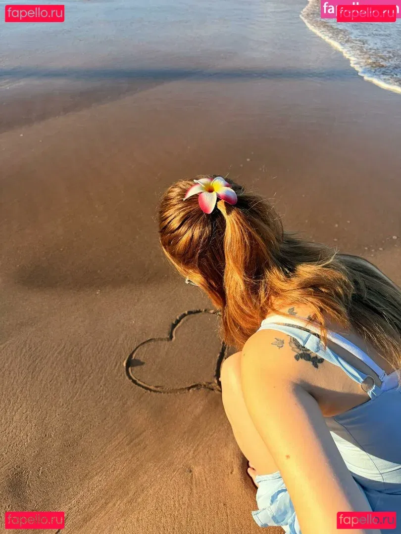 Lyssaurora Onlyfans Photo Gallery 