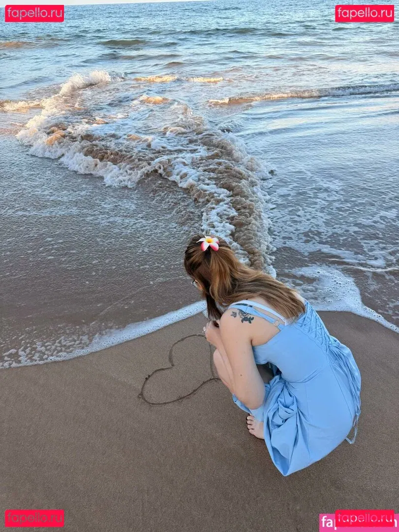 Lyssaurora Onlyfans Photo Gallery 