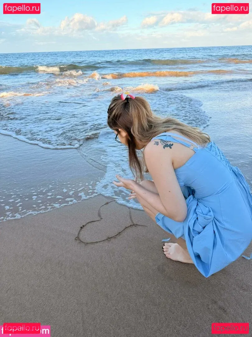 Lyssaurora Onlyfans Photo Gallery 