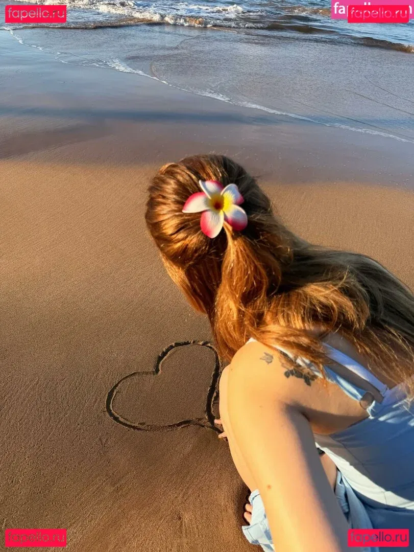 Lyssaurora Onlyfans Photo Gallery 