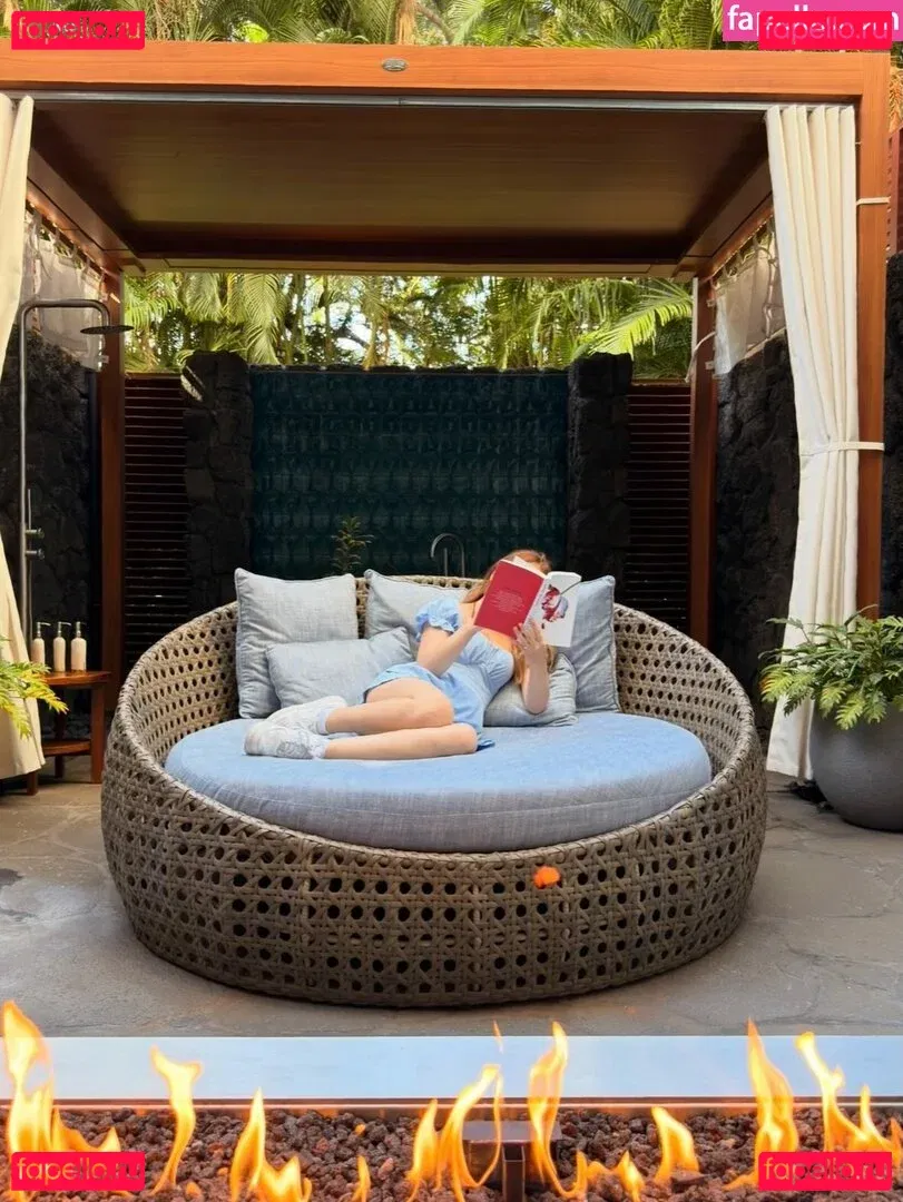 Lyssaurora Onlyfans Photo Gallery 