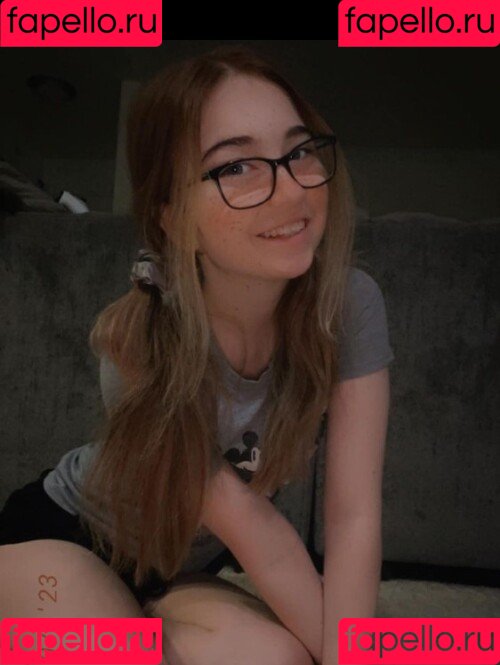 Lyssaurora Onlyfans Photo Gallery 